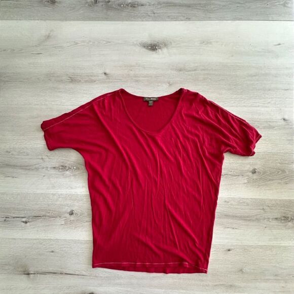 Tommy Bahama Short Sleeve Long Scoop Neck Tee Red M EUC - Picture 3 of 5